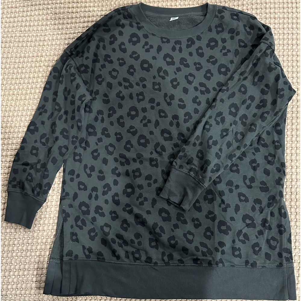 Old Navy Crewneck Sweater